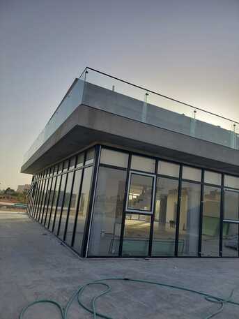 Riyadh, Construction, للحدادة و المونيم،الذجاج