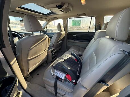 Manama, Vehicles, Cars & Trucks , BHD 11500,  Honda Pilot,  2020,  Automatic,  45000 KM,    (Silver)
