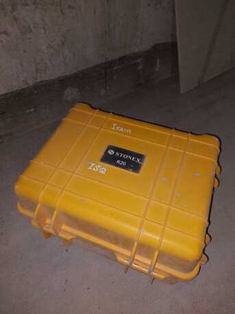 Riyadh, Electronics, SAR 14500,  Urgent Sale Survey Total Station Machine 1" Stonex R20 Made In Italy