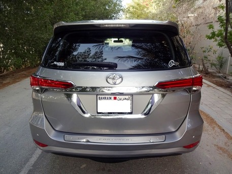 Umm Al Hassam, Vehicles, Cars & Trucks , BHD 8200,  Toyota Fortuner,  2018,  Automatic,  165000 KM,  4WD # 7 Seater # Well Maintained
