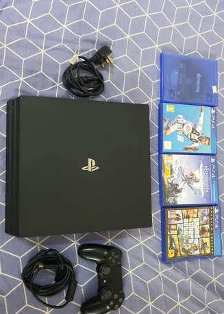 Riffa, Video Games, BHD 90,  PlayStation 4 Gaming Bundle For Sale!