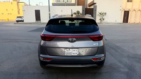 Riyadh, Vehicles, Cars & Trucks , Sar 43000,  Kia Sportage,  2018,  Automatic,  200000 KM,    Diesel 2.0