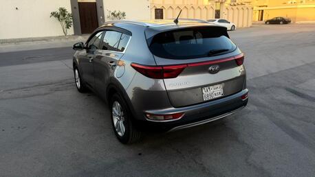 Riyadh, Vehicles, Cars & Trucks , Sar 43000,  Kia Sportage,  2018,  Automatic,  200000 KM,    Diesel 2.0