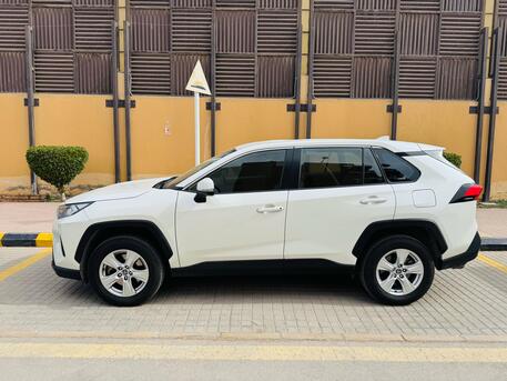 Riyadh, Vehicles, Cars & Trucks , SAR 89000,  Toyota RAV4 LE 4x4,  2019,  Automatic,  69300 KM,   - Showroom Condition, Scratchless, Ultimate Family SUV