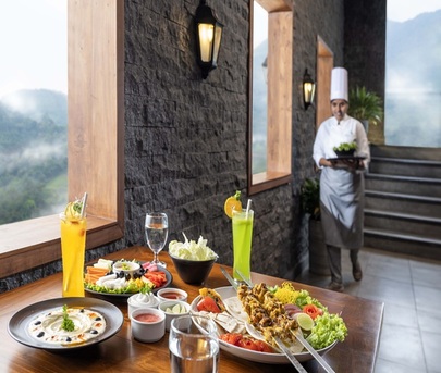 Mumbai, Food & Drink, The Grand Cliff Resort, Munnar