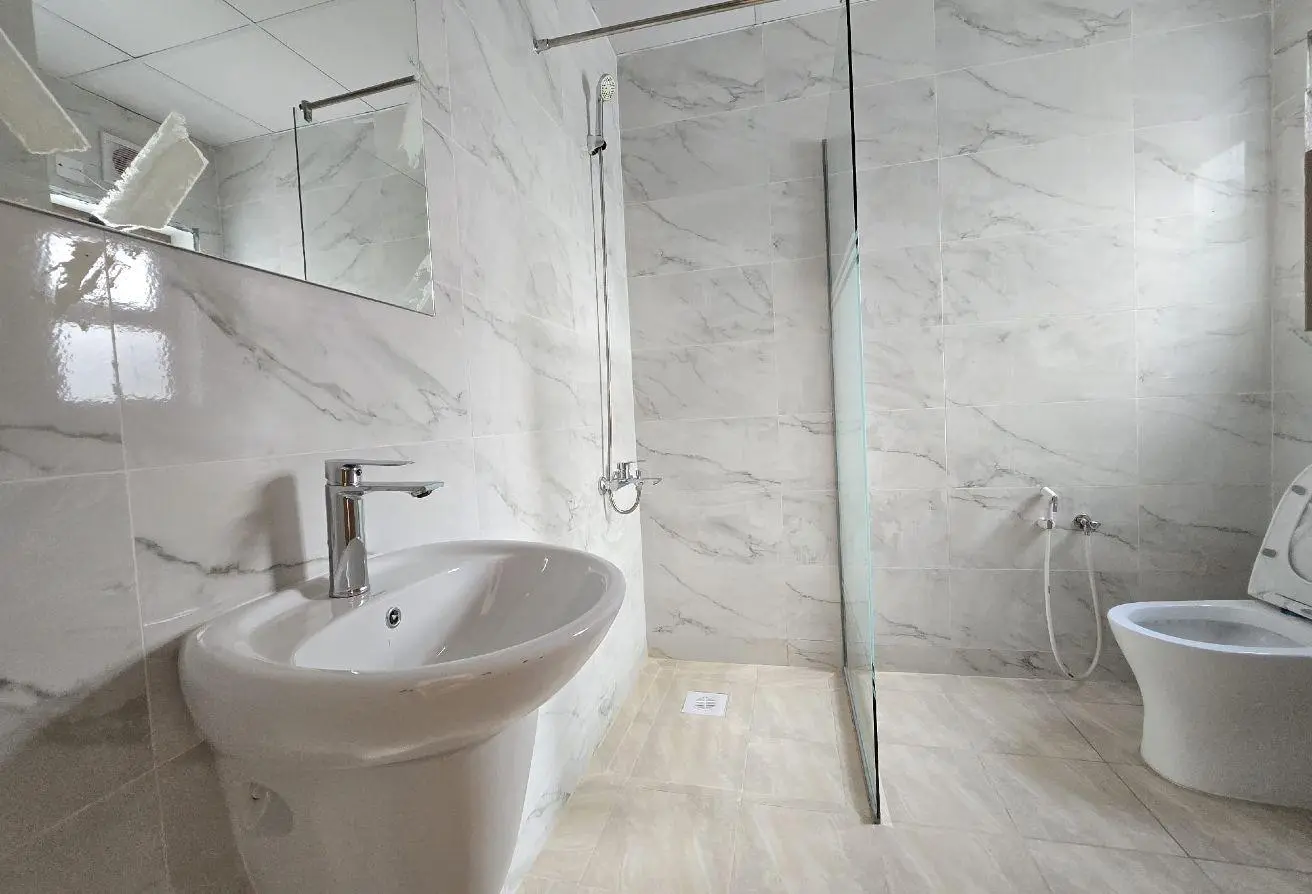 Manama, Apartments/Houses, BHD 250/month,  2 BR,  95 Sq. Meter,  TWO BEDROOM WITH EWA IN NAIM WITH PARKING