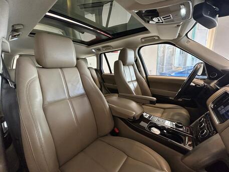 East Riffa, Vehicles, Cars & Trucks , BHD 7600,  Land Rover Range Rover VOGUE HSE,  2014,  Automatic,  200000 KM,  Range Rover Vogue HSE Model:  FOR SALE