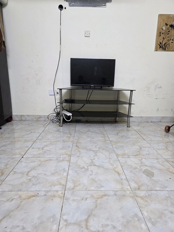 Muharraq, Electronics, BHD 30,  I Have To Sell 32 Inch Tv With Stand With Setof Box Airtel