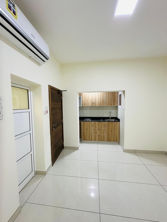 Hoora, Apartments/Houses, BHD 145/year,  1 BR,  Including Electricity Hoora  شامل الكهرباء للايجار في الحورة