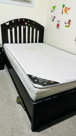 Madinat Al Ummal, Furniture, SAR 1500,  Corner Sofa, Dining Table And Chairs, Bed, Drower  ، طاولة طعام ، سرير مع مرتبة، دول