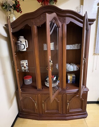 Riyadh, Household Items, SAR 400,  American Crockery Shelves