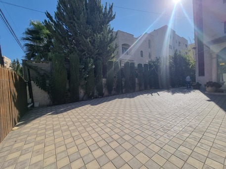 Amman, Apartments/Houses, JOD 17000/year,  Furnished,  3 BR,  290 Sq. Meter,  Full Floor Apartment For Rent In Al Swafiyieh