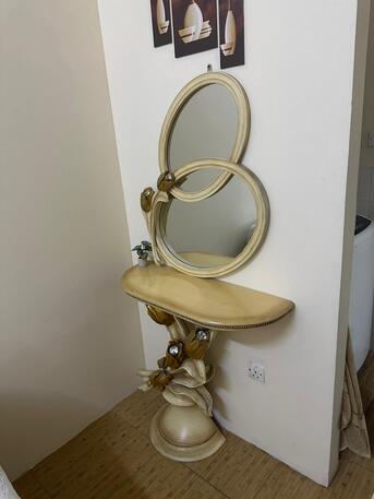 Gudaibiya, Furniture, BHD 20,  CONSOLE WITH MIRROR