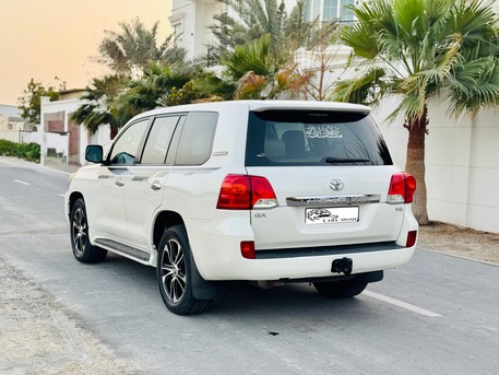 Manama, Vehicles, Cars & Trucks , BHD 1,  Toyota Land Cruiser,  2015,  191000 KM,  GX - 6 Cylinder - Clean