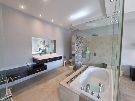 Abdoun, Apartments/Houses, JOD 17000/year,  Furnished,  4 BR,  248 Sq. Meter,  Furnished Apartment For Rent In Abdoun