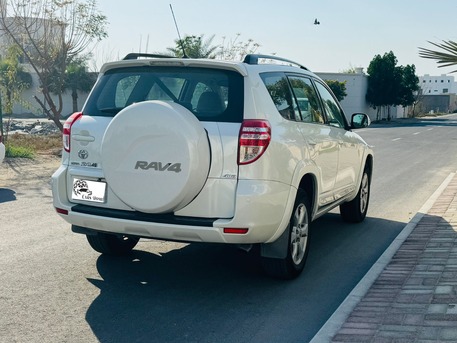 Manama, Vehicles, Cars & Trucks , BHD 1,  Toyota RAV4,  2009,  154000 KM,  4WD - Low Mileage - Urgent Sale