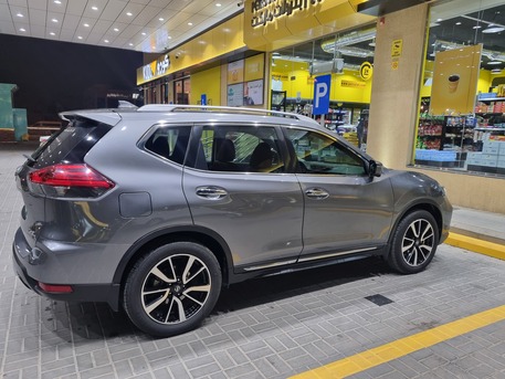 Riyadh, Vehicles, Cars & Trucks , SAR 62000,  Nissan X-Trail,  2020,  Automatic,  110000 KM,  2.5 SL 4&times;4 Full Options