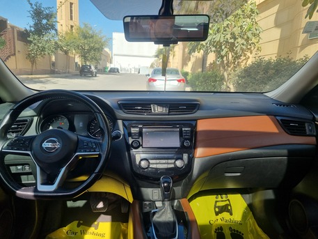 Riyadh, Vehicles, Cars & Trucks , SAR 62000,  Nissan X-Trail,  2020,  Automatic,  110000 KM,  2.5 SL 4&times;4 Full Options