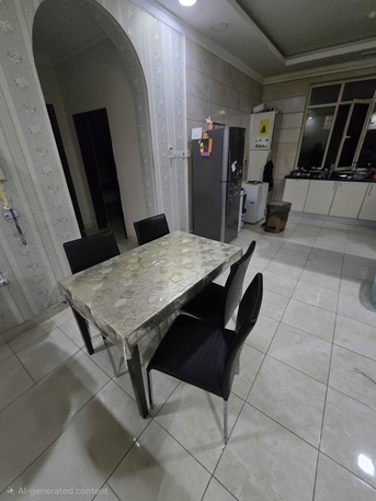 Mahooz, Furniture, BHD 60,  4 SEATER DINNING TABLE EITH CHAIRS FOR SALE