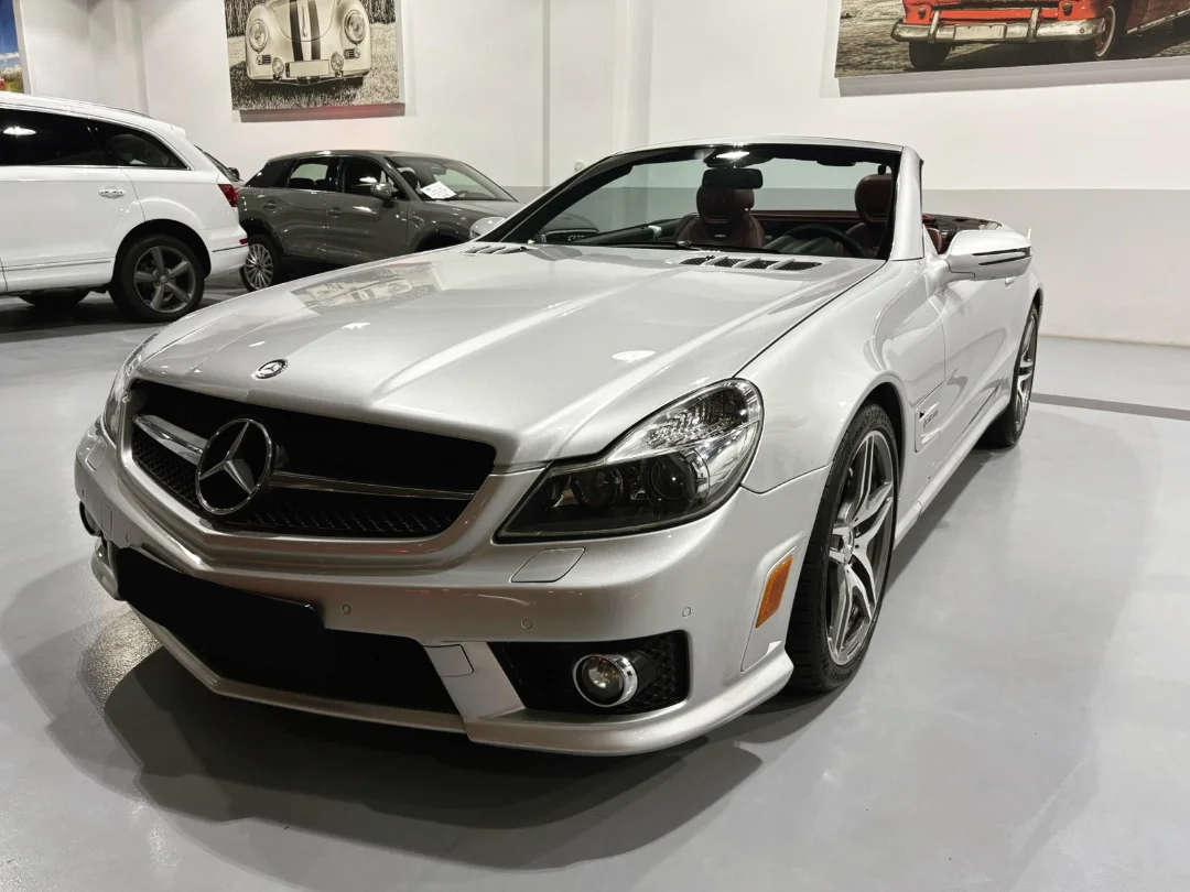 Amwaj Islands, Vehicles, Cars & Trucks , BHD 9995,  Mercedes Benz SL 63 AMG Silver Arrow Edition,  2009,  Automatic,  125000 KM,  Mercedes SL63 AMG   (1 Of 100 Silver Arrow Edition) Naturally Aspirated V8 6.3L 520 HP