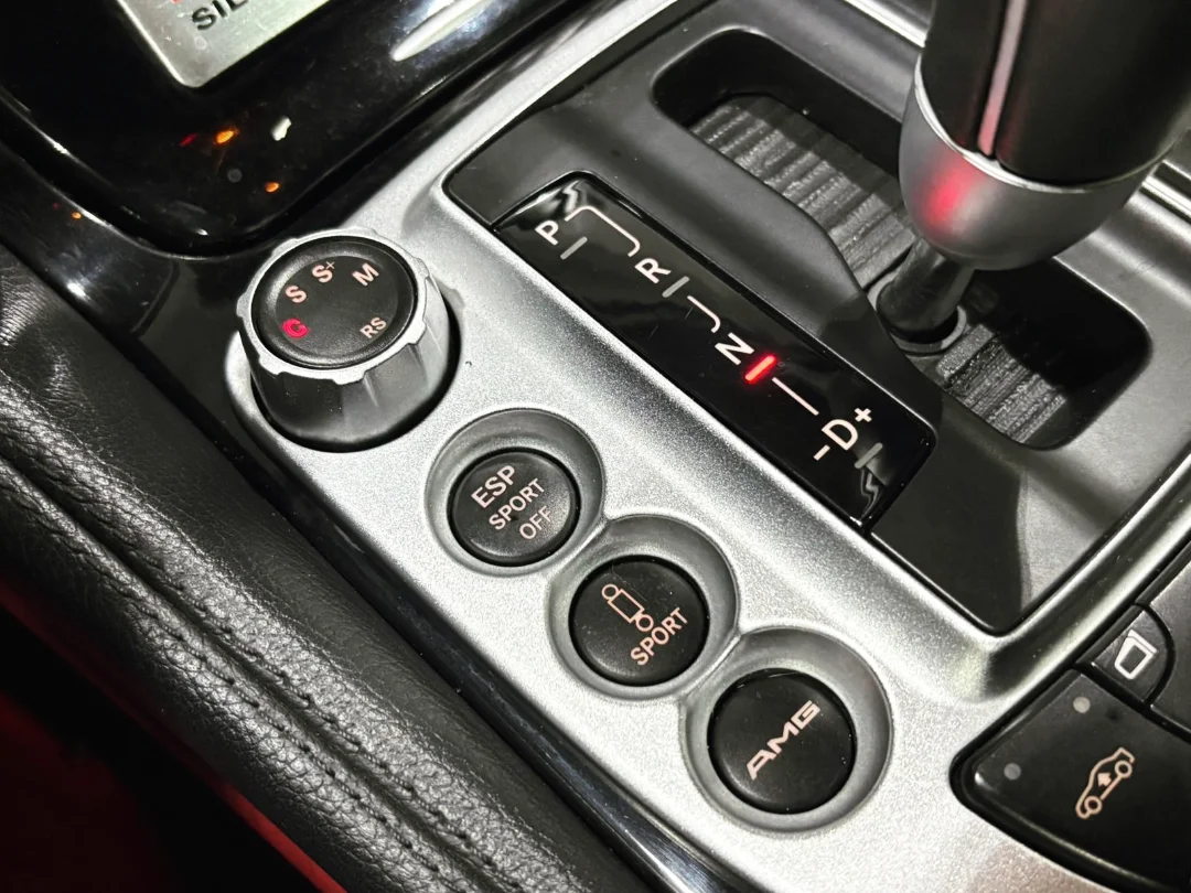 Amwaj Islands, Vehicles, Cars & Trucks , BHD 9995,  Mercedes Benz SL 63 AMG Silver Arrow Edition,  2009,  Automatic,  125000 KM,  Mercedes SL63 AMG   (1 Of 100 Silver Arrow Edition) Naturally Aspirated V8 6.3L 520 HP