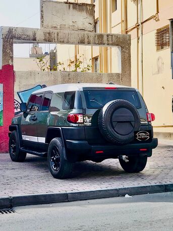 Juffair, Vehicles, Cars & Trucks , BHD 5500,  Toyota FJ Cruiser,  2011,  Automatic,  207000 KM,  TOYOTA FJ CRUISE  MODEL WITH 4WD AND 2 DOOR DESIGN CAR