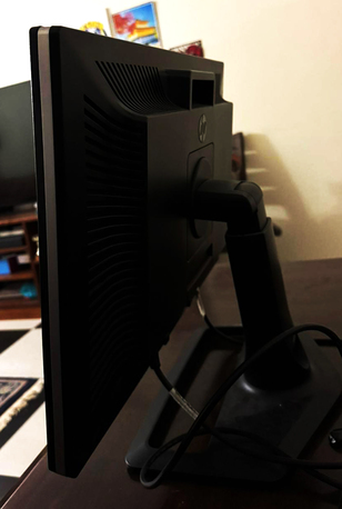 Manama, Computers, BHD 17,  HP ZR2440w 24" IPS Monitor - Professional 16:10 Display -