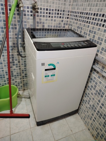 Khobar, Furniture, SAR 10,  3 Midea Split AC Units (18) Stove With Gas Cylinder Midea Automatic Washing Machine (6 Kg)