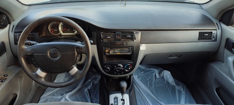 Riyadh, Vehicles, Cars & Trucks , SAR 12000,  Chevrolet Optra,  2011,  Automatic,  178000 KM,     Low Fuel Consumption