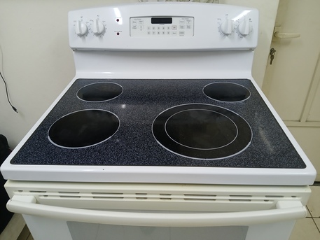 Khobar, Appliances, SAR 2600,  5 Burner Electric Owen Slightly Used In SAR 2600, Prince Of New Same Model Are SAR 4600