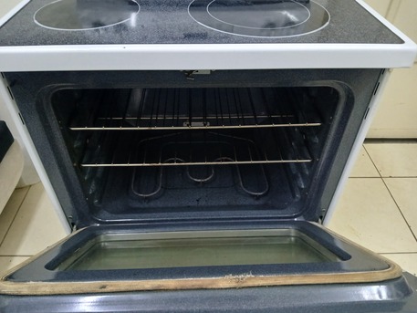Khobar, Appliances, SAR 2600,  5 Burner Electric Owen Slightly Used In SAR 2600, Prince Of New Same Model Are SAR 4600