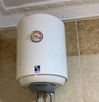 Riyadh, Appliances, SAR 200,  Electric Heater / Geyser 30 Litres (one Year Old Only)