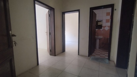 Manama, Apartments/Houses, BHD 130/month,  2 BR,  Manama:- Close To Al Shifa Hospital Or AMH.2Bhk Unfurnished Flat On Rent Without Ewa.B