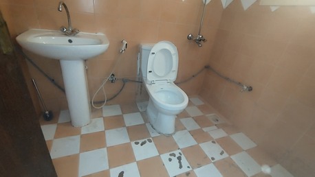 Manama, Apartments/Houses, BHD 130/month,  2 BR,  Manama:- Close To Al Shifa Hospital Or AMH.2Bhk Unfurnished Flat On Rent Without Ewa.B