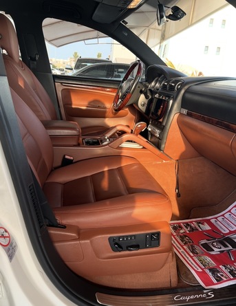 Manama, Vehicles, Cars & Trucks , BHD 1900,  Porsche Cayenne S,  2009,  Automatic,  160000 KM,   V8 4.8L