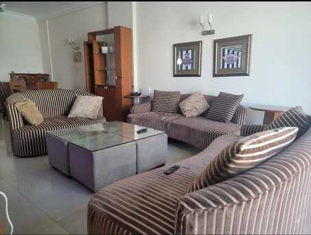 Juffair, Housing Exchanges, BD 75/month,  1 BR,  Urgent Needed Well Working Lady Share Bedspace