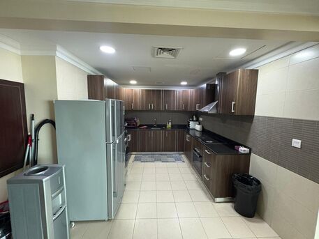 Juffair, Housing Exchanges, BD 75/month,  1 BR,  Urgent Needed Well Working Lady Share Bedspace