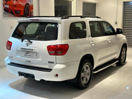 East Riffa, Vehicles, Cars & Trucks , BHD 4600,  Toyota Sequoia,  2010,  Automatic,  370000 KM,  TOYOTA SEQUIOA MODEL  FOER SALE