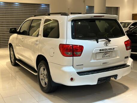East Riffa, Vehicles, Cars & Trucks , BHD 4600,  Toyota Sequoia,  2010,  Automatic,  370000 KM,  TOYOTA SEQUIOA MODEL  FOER SALE