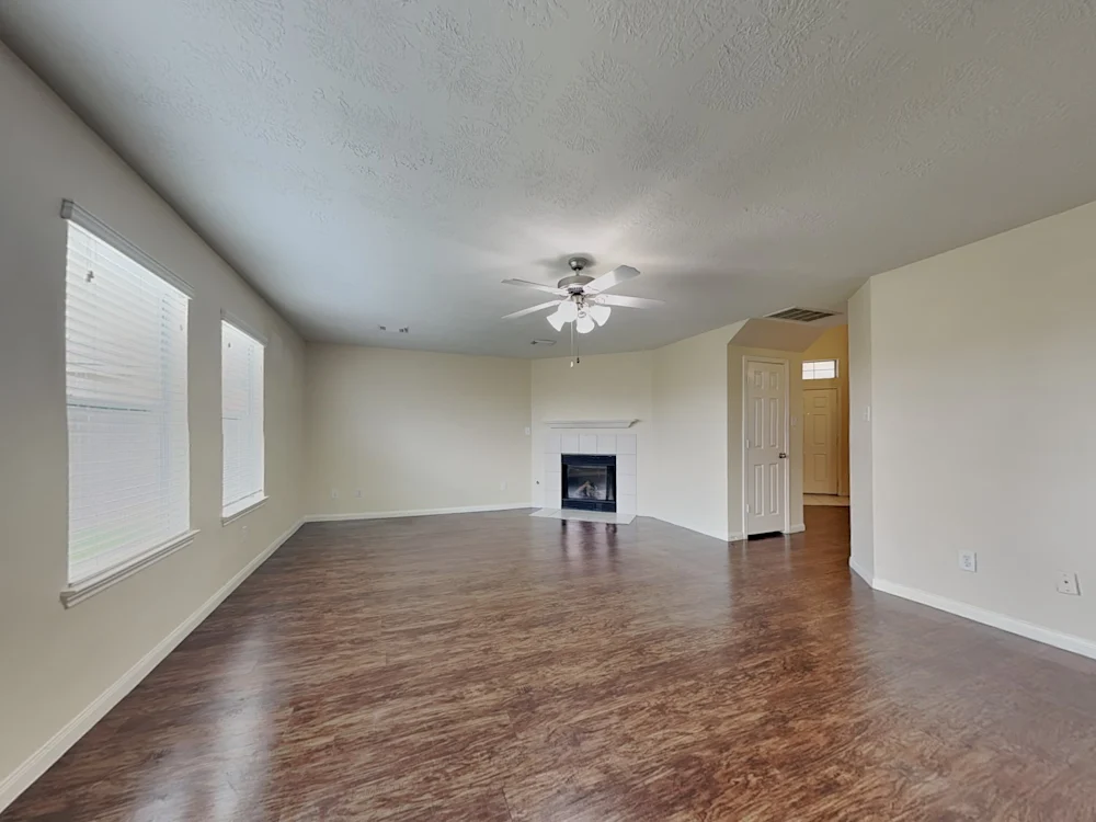 Houston, Apartments, Flats, Houses & Villas, USD 970/month,  4 BR,  0 Sq. Meter,  Conducive And Spacious 3 Bed 2.5 Bath 2,268 Sqft Houston TX