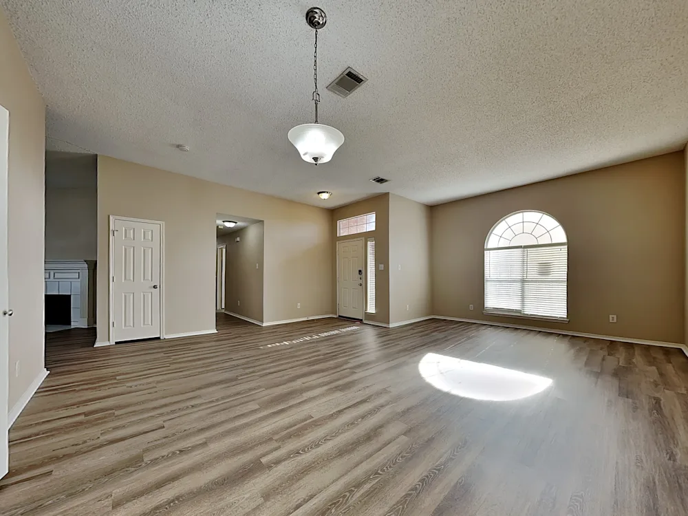 Dallas, Apartments/Houses, USD 1050/month,  3 BR,  0 Sq. Meter,  Beautiful & Neat Environment Of 3 Bed 2 Bath 2,027 Sqft