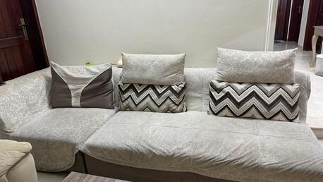 Jeddah, Furniture, SAR 500,  Comfortable And Stylish Sofa Set For Sale, Perfect For A Living Room Or Family Room.