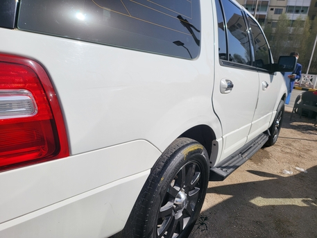 Riyadh, Vehicles, Cars & Trucks , SAR 30000,  Ford Expedition,  2011,  Automatic,  315000 KM,   , 315000km, White Colour
