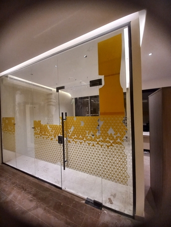 Jeddah, Construction, تركيب زجاج رملي (ساند بلاست) وتصاميم زجاج في 