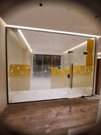 Jeddah, Construction, تركيب زجاج رملي (ساند بلاست) وتصاميم زجاج في 