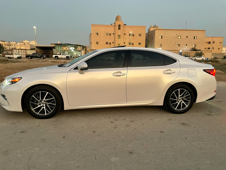 Khobar, Vehicles, Cars & Trucks , SAR 90000,  Lexus ES 350,  2017,  Automatic,  207 KM,