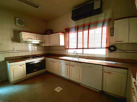 Mahooz, Villas, BHD 900,  400 Sq. Meter,  4 BHK Garden Villa For Rent In Mahooz Prime Location- BD 900/-