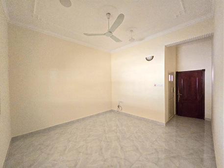 Jidhafs, Apartments/Houses, BHD 150/month,  2 BR,  85 Sq. Meter,  Family Apartment In Jidhafs Ground Floor With Covered Parking