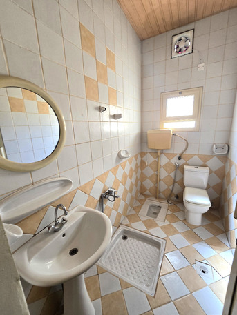 Jidhafs, Apartments/Houses, BHD 150/month,  2 BR,  85 Sq. Meter,  Family Apartment In Jidhafs Ground Floor With Covered Parking