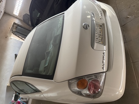 Al Badiah, Vehicles, Cars & Trucks , SAR 11000,  2005 Nissan Altima,  2005,  Manual,  300000 KM,  Waiting To Sale ASAP